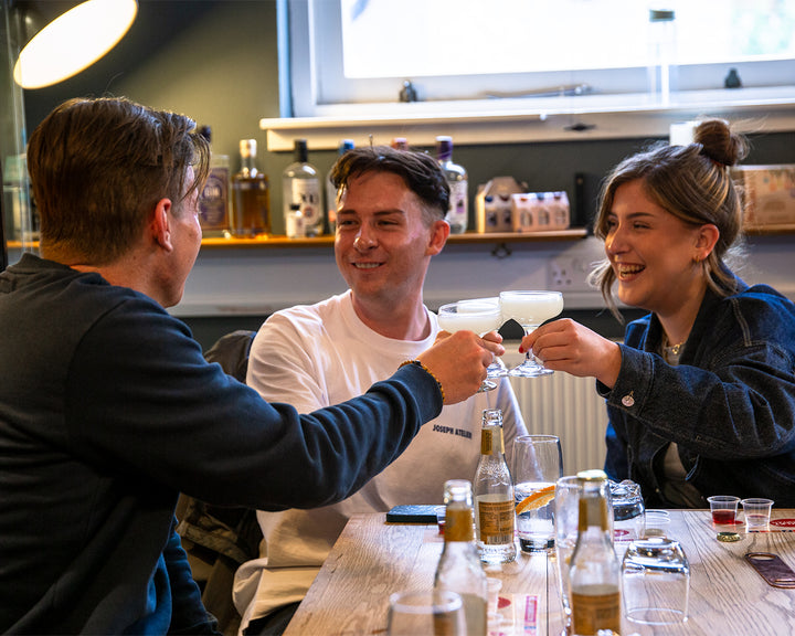 People enjoying Peacocktail Tour