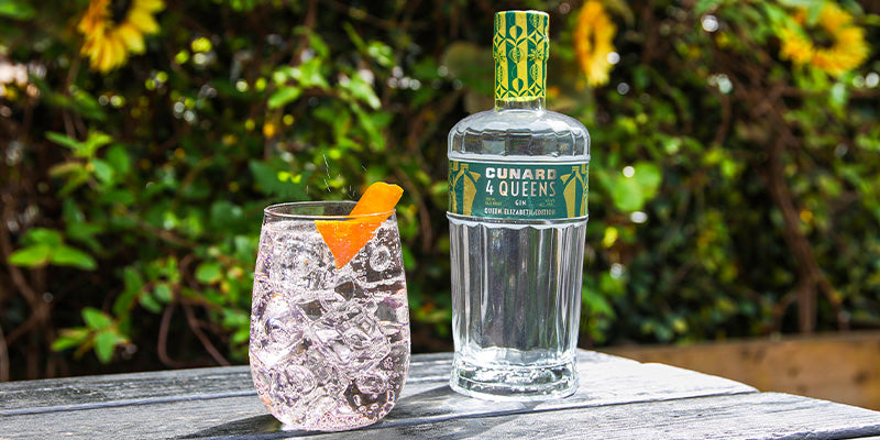 ブルボン・キーホルダー「Queen Elizabeth Dry Gin」